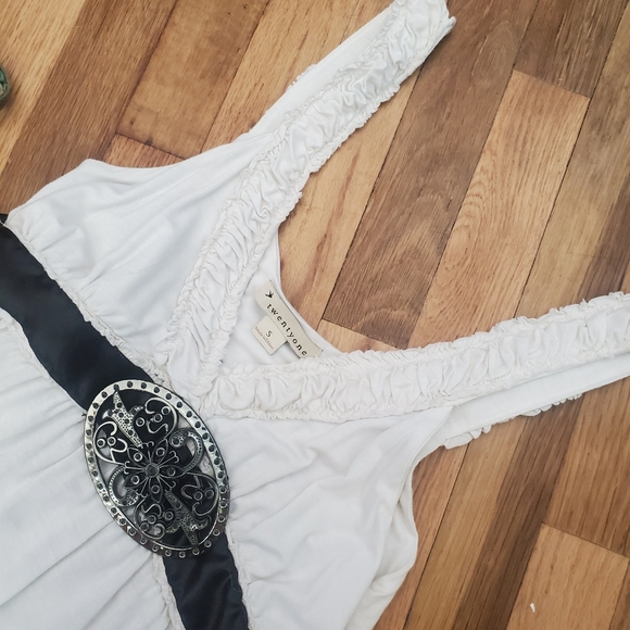 Twenty One Fringe buckle tank Small - Picture 3 of 5